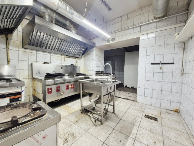 Eladó üzlethelyiség, Budapesten, VI. kerületben 76 M Ft