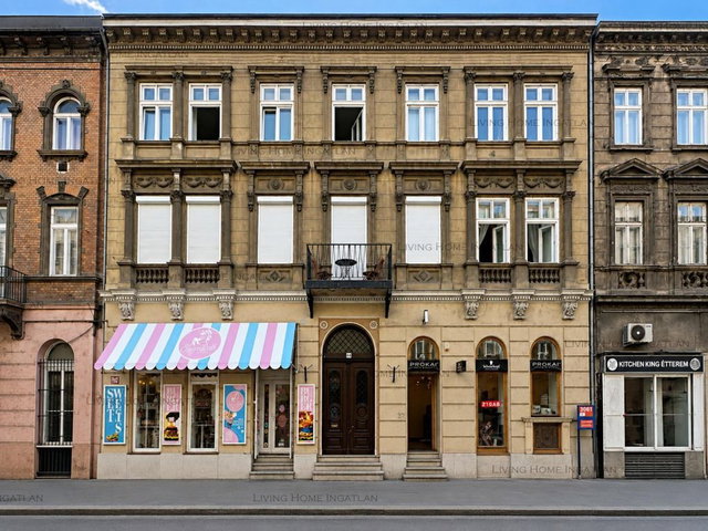 Eladó téglalakás, Budapesten, VI. kerületben, Nagymező utcában