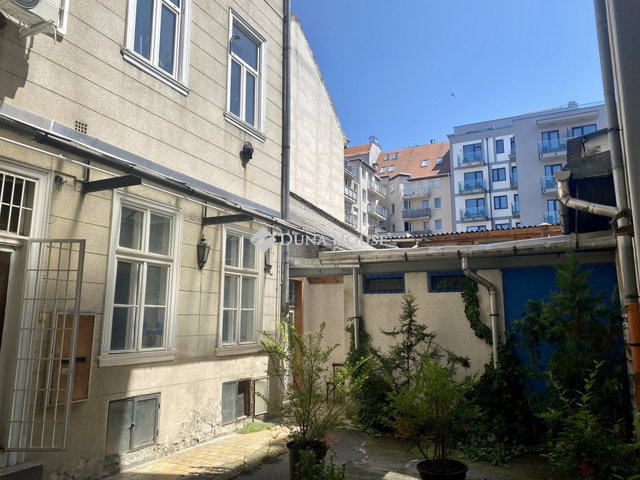 Eladó téglalakás, Budapesten, VII. kerületben 85 M Ft
