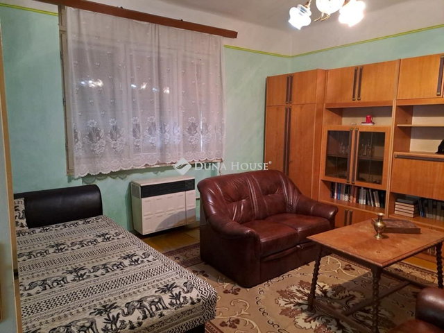 Eladó családi ház, Bácsszőlősön 30 M Ft, 4 szobás