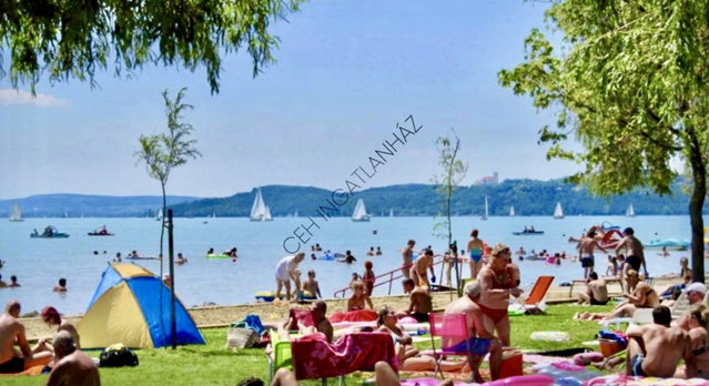 Eladó üzlethelyiség, Balatonfüreden 200 M Ft