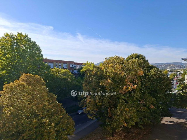 Eladó téglalakás, Pécsett 43 M Ft, 2+1 szobás