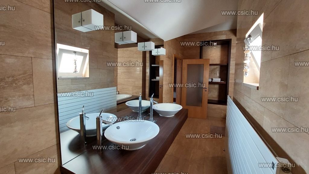4 bed · 200m² · 1.179.750 ft