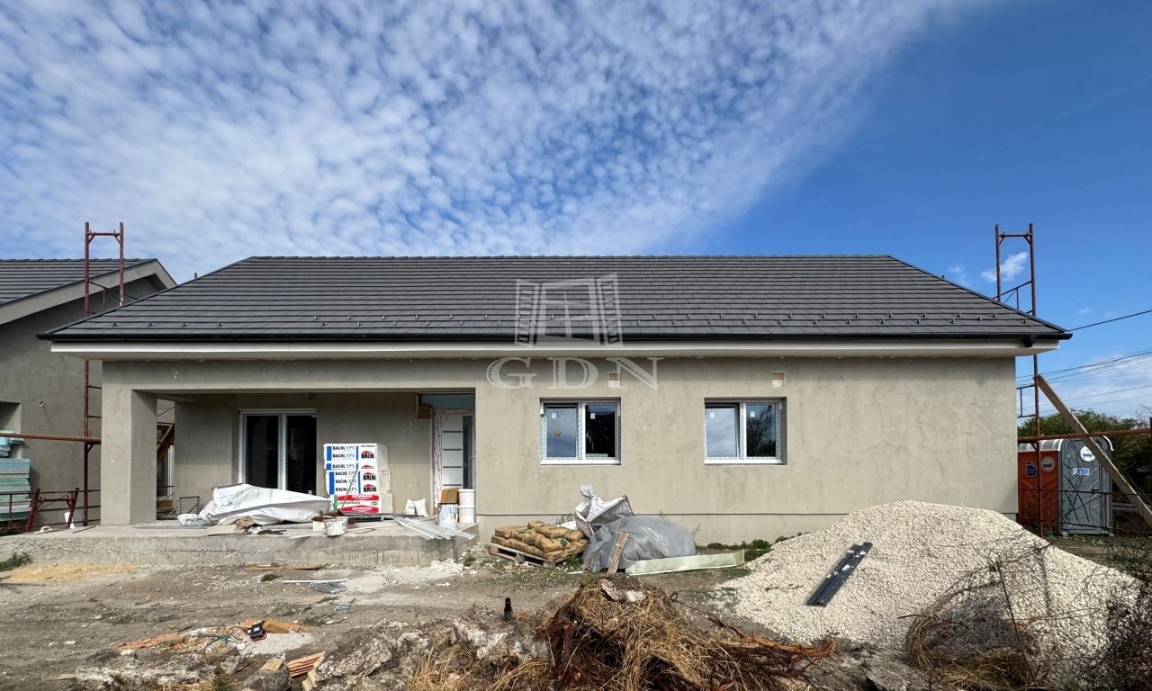 5 bed · 100m² · 83.300.000 ft