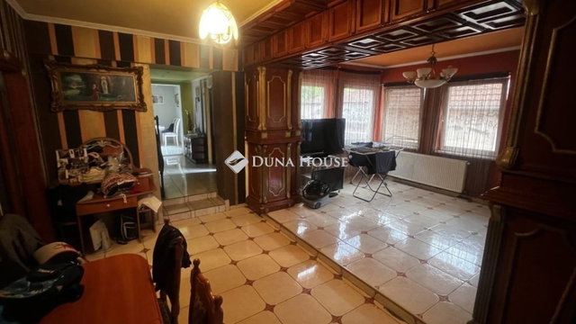 Eladó családi ház, Dunaújvárosban 62.5 M Ft, 6 szobás