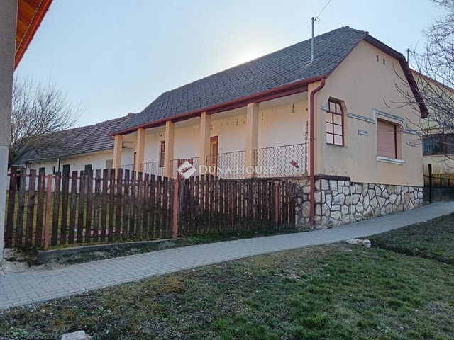 Eladó családi ház, Epölön 27.9 M Ft, 4 szobás