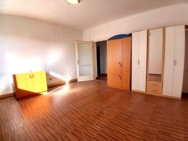 Eladó téglalakás, Kaposváron 37.5 M Ft, 2 szobás