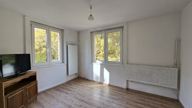 Kiadó téglalakás, albérlet, Dunaújvárosban, Széchenyi István parkban