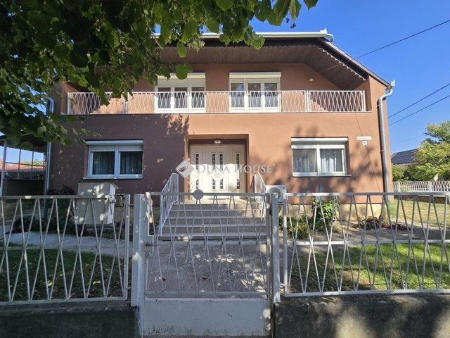 Eladó családi ház, Szentlőrincen 79.9 M Ft, 5 szobás