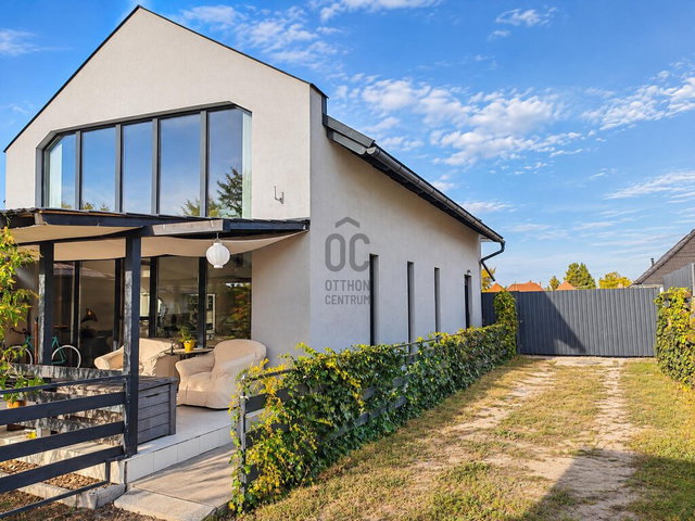 Eladó családi ház, Cegléden 79.5 M Ft, 2 szobás