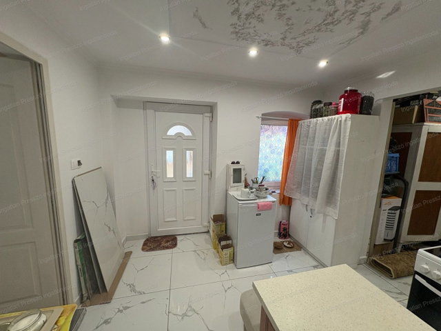 Eladó családi ház, Lesencetomajon 34.8 M Ft, 2 szobás