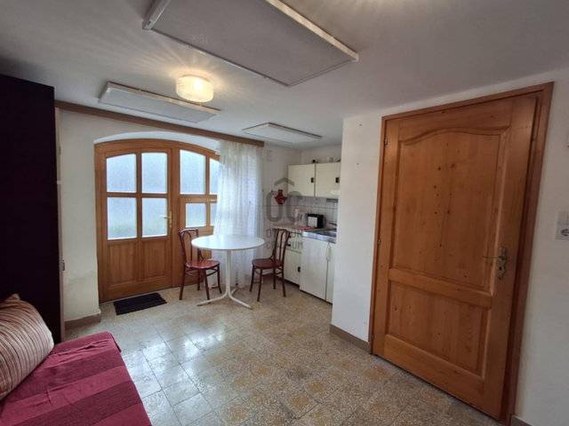 Eladó családi ház, Bodán 66 M Ft, 10 szobás