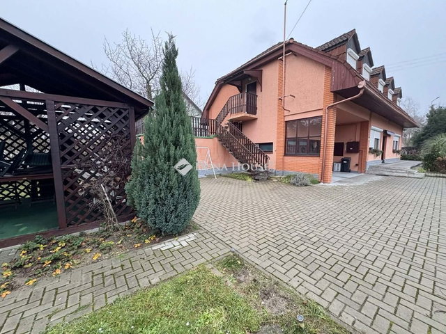 Eladó családi ház, Zalakaroson 89 M Ft, 6 szobás