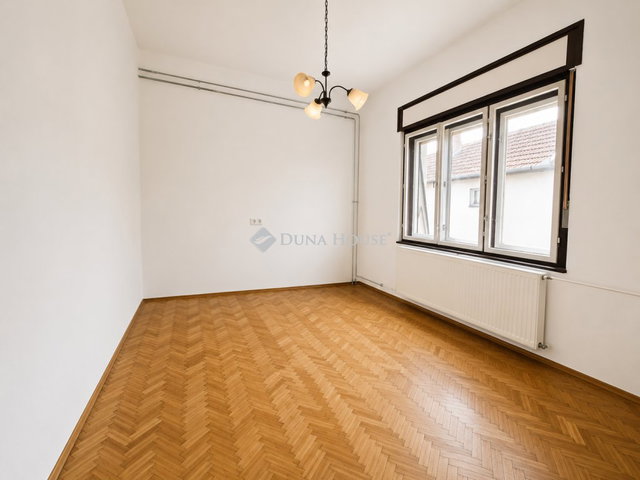 Eladó családi ház, Jászapátiban 36.5 M Ft, 3 szobás