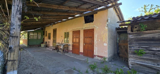 Eladó mezogazdasagi ingatlan, Cegléden 15.5 M Ft, 1 szobás