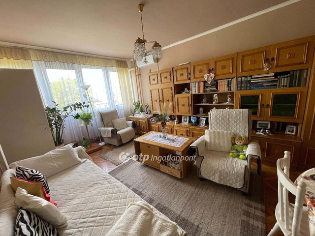 Eladó téglalakás, Nyíregyházán 40 M Ft, 1+1 szobás