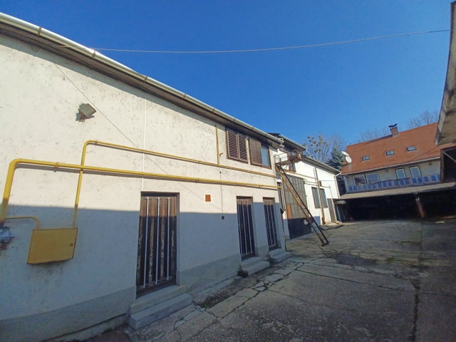 Eladó ipari ingatlan, Miskolcon 89.9 M Ft, 16 szobás