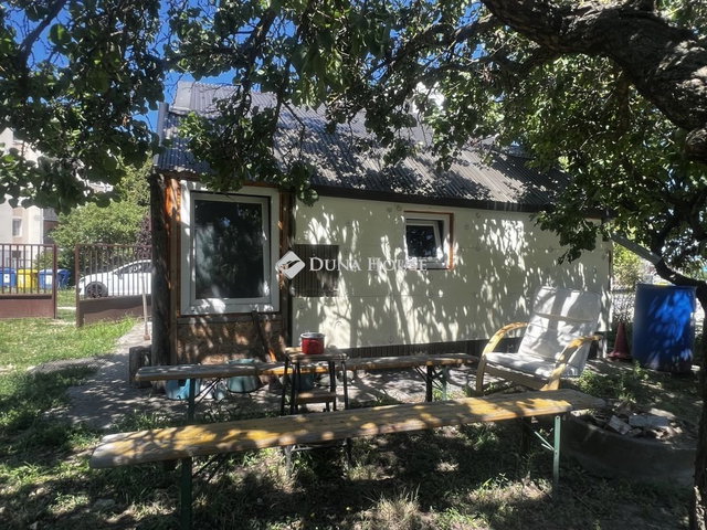 Eladó családi ház, Kincsesbányán 19.5 M Ft, 1 szobás