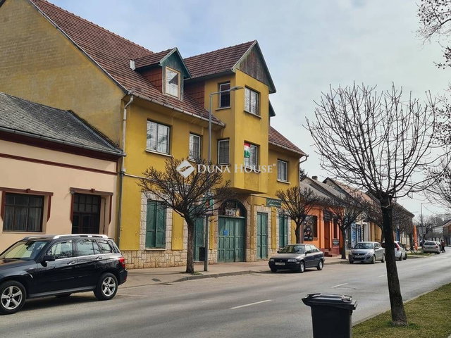 Eladó családi ház, Siklóson, Felszabadulás utcában 199 M Ft