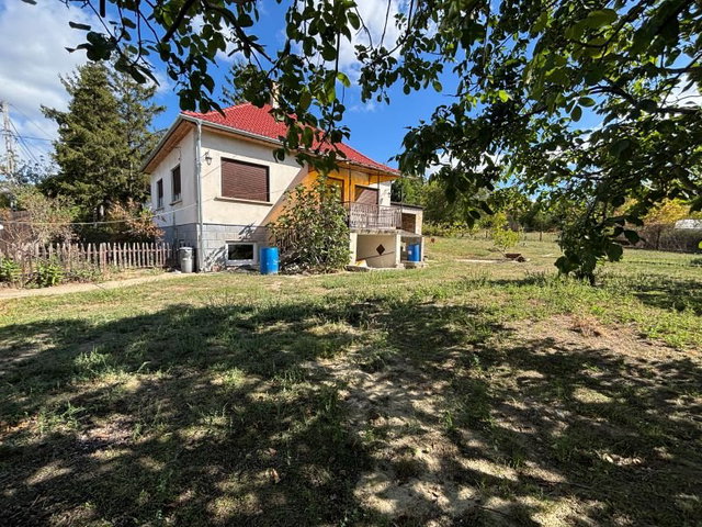 Eladó családi ház, Dunakeszin 119 M Ft, 3 szobás