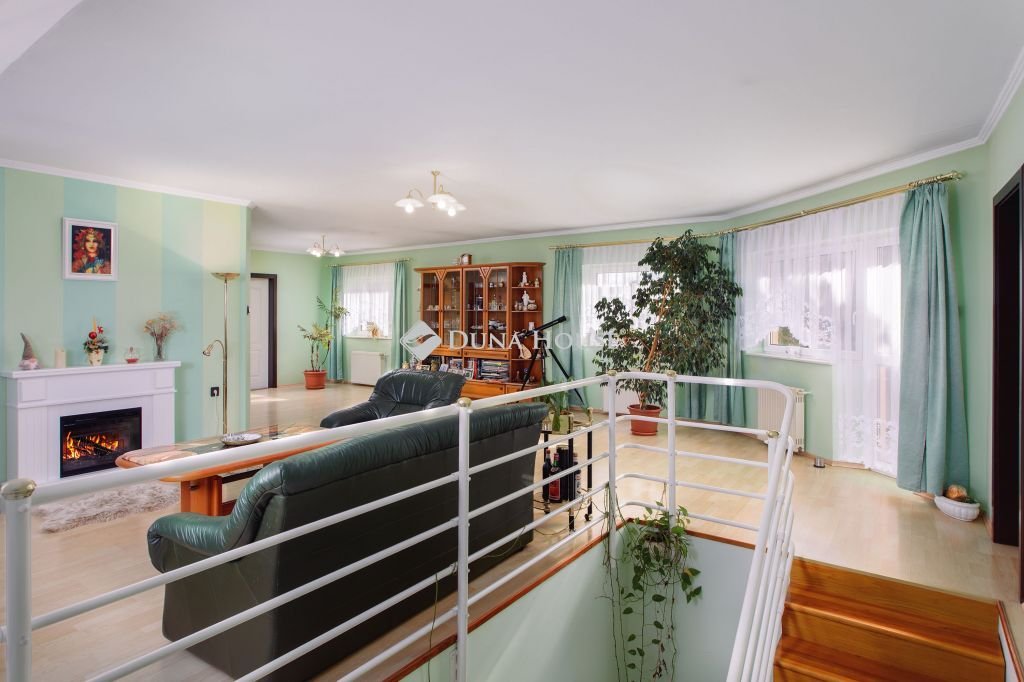 Családi ház · 7 hálószoba · 380 m² · 139.900.000 Ft