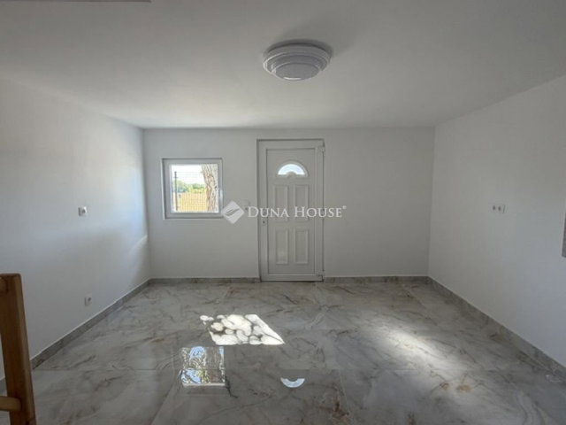 Eladó családi ház, Monoron 38.5 M Ft, 2 szobás