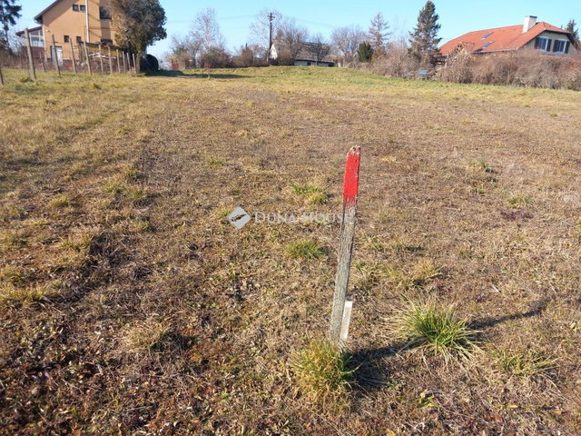 Eladó telek, Keszthelyen, Gyöngyvirág közben 31.9 M Ft