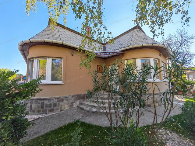 Eladó családi ház, Jászberényben 155 M Ft, 3 szobás
