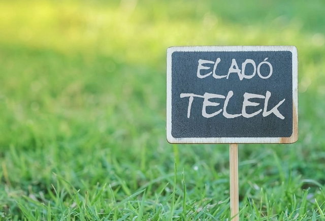 Eladó telek, Felpécen 15 M Ft / költözzbe.hu