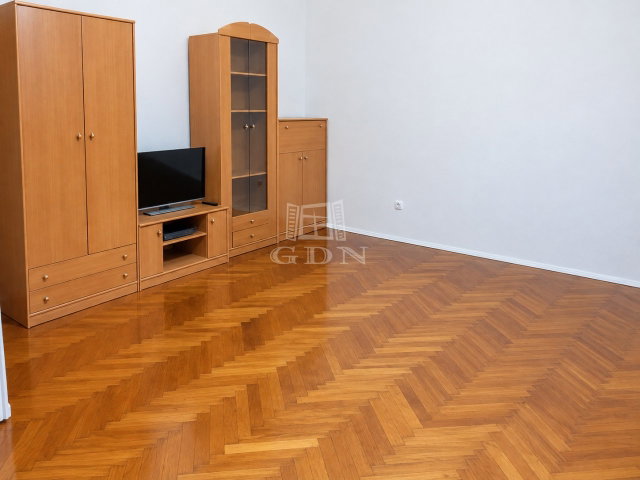 Eladó téglalakás, Budapesten, VIII. kerületben, Kálvária téren