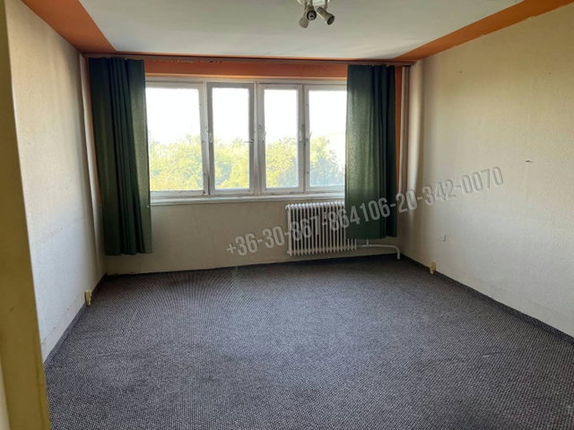 Eladó panellakás, Dunaújvárosban 21.5 M Ft, 1 szobás