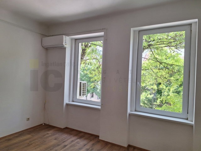 Eladó téglalakás, Szegeden, Móra utcában 44.9 M Ft, 1 szobás