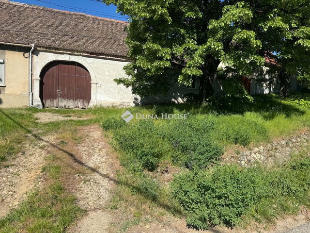 Eladó családi ház, Pécsváradon 9.9 M Ft, 1 szobás