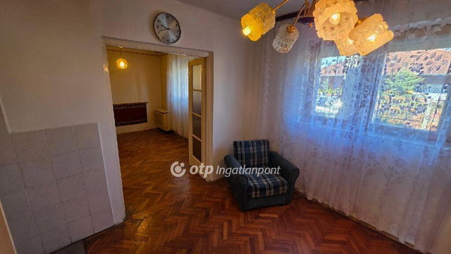 Eladó családi ház, Szolnokon 22.9 M Ft, 2 szobás