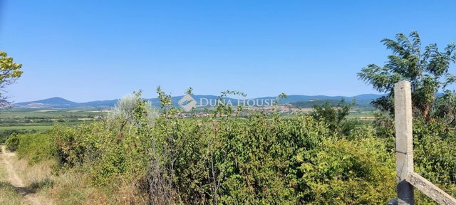 Eladó telek, Gyöngyösön, Sárhegy utcában 1.9 M Ft