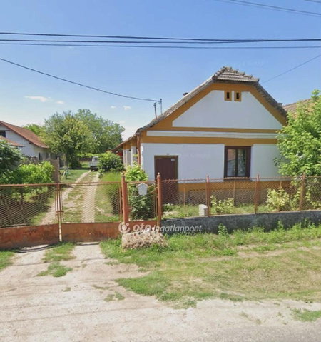 Eladó családi ház, Baracson 34.7 M Ft, 3 szobás