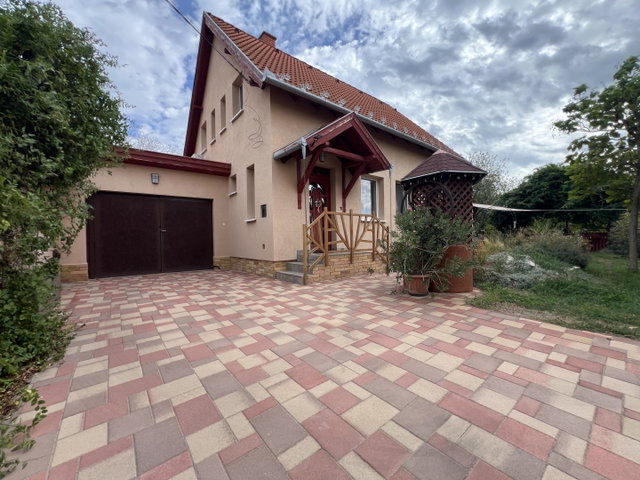 Eladó ikerház, Gyömrőn 109.9 M Ft, 3+1 szobás