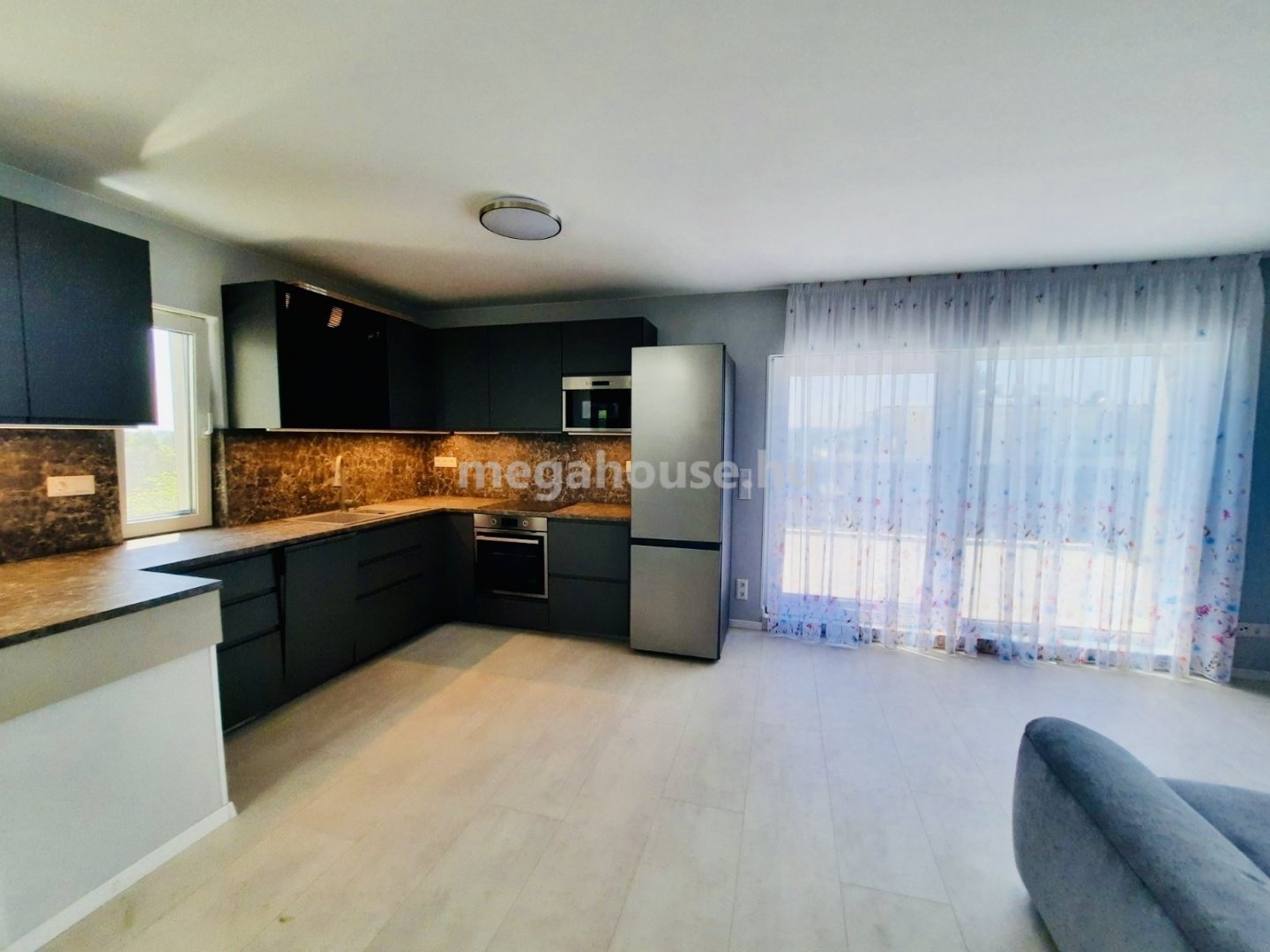 3 bed · 76m² · 550.000 ft