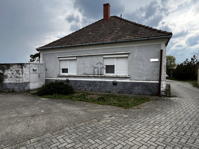 Eladó családi ház, Egyházaskeszőn 19.9 M Ft, 2 szobás