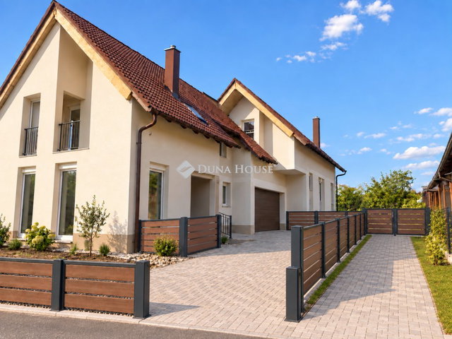 Eladó ikerház, Őrbottyánban, Mikszáth Kálmán utcában 133 M Ft
