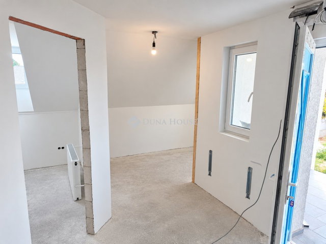 Eladó téglalakás, Vecsésen 50 M Ft, 2 szobás