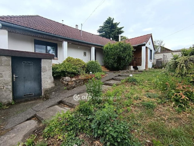 Eladó családi ház, Pusztazámoron 49.9 M Ft, 3+3 szobás