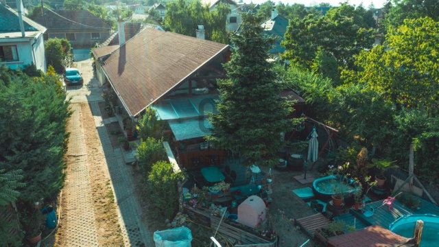 Eladó családi ház, Csomádon 159.9 M Ft, 6 szobás