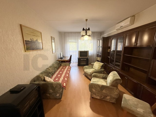 Eladó panellakás, Szegeden 55 M Ft, 2+1 szobás