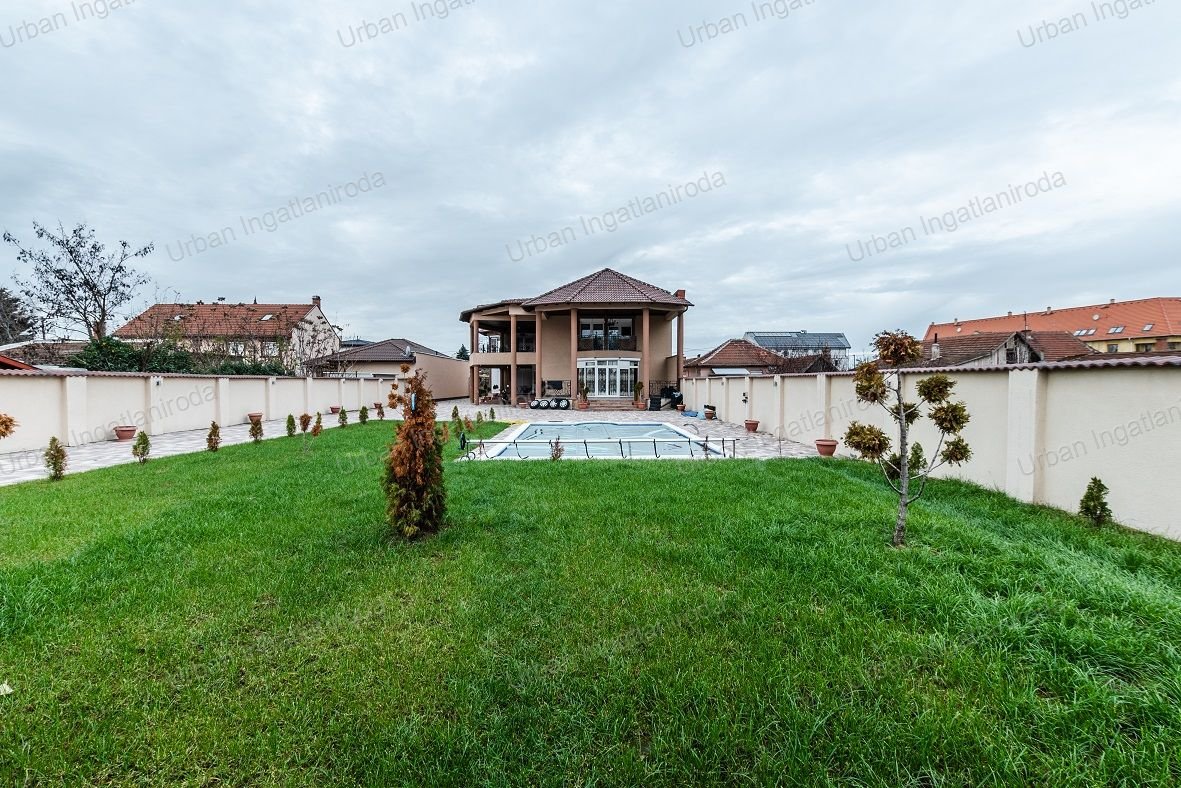 490m² · 189.900.000 ft