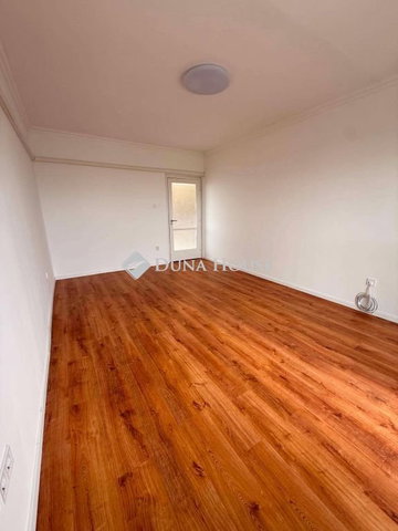 Eladó panellakás, Debrecenben, Ötvenhatosok terén 59.9 M Ft