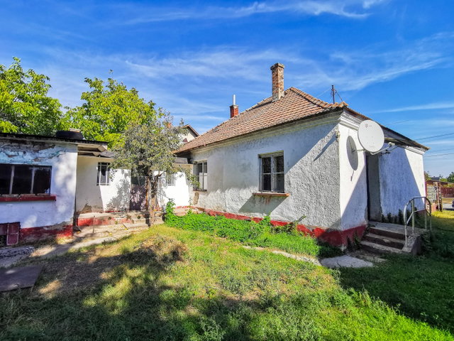 Eladó családi ház, Gönyűn 23.9 M Ft, 3 szobás