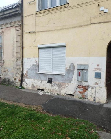 Eladó sorház, Mohácson 15 M Ft, 1 szobás / költözzbe.hu