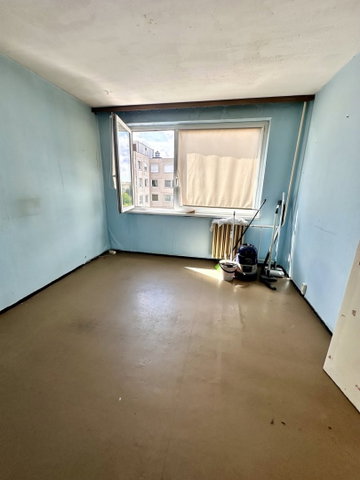 Eladó panellakás, Tatabányán 37.5 M Ft, 2 szobás