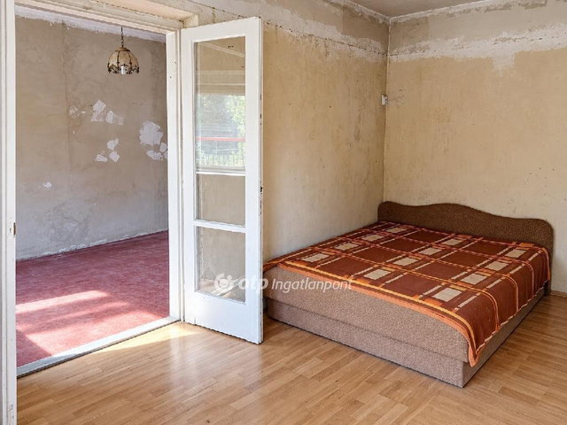 Eladó nyaraló, Velencén 45 M Ft, 2 szobás / költözzbe.hu